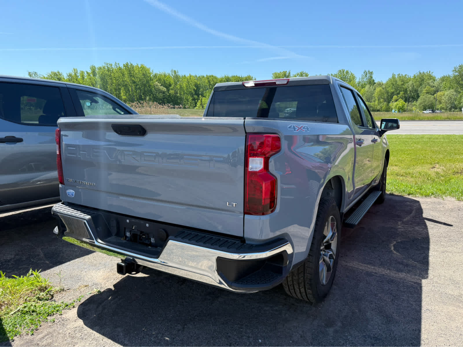 2024 Chevrolet Silverado 1500 LT - Slate Gray Metallic exterior view 7