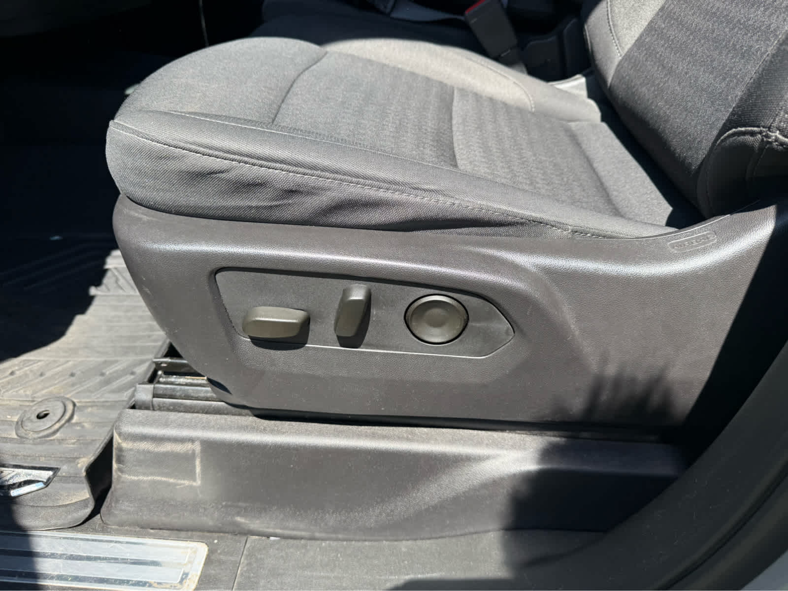 2024 Chevrolet Silverado 1500 LT - Slate Gray Metallic exterior view 11
