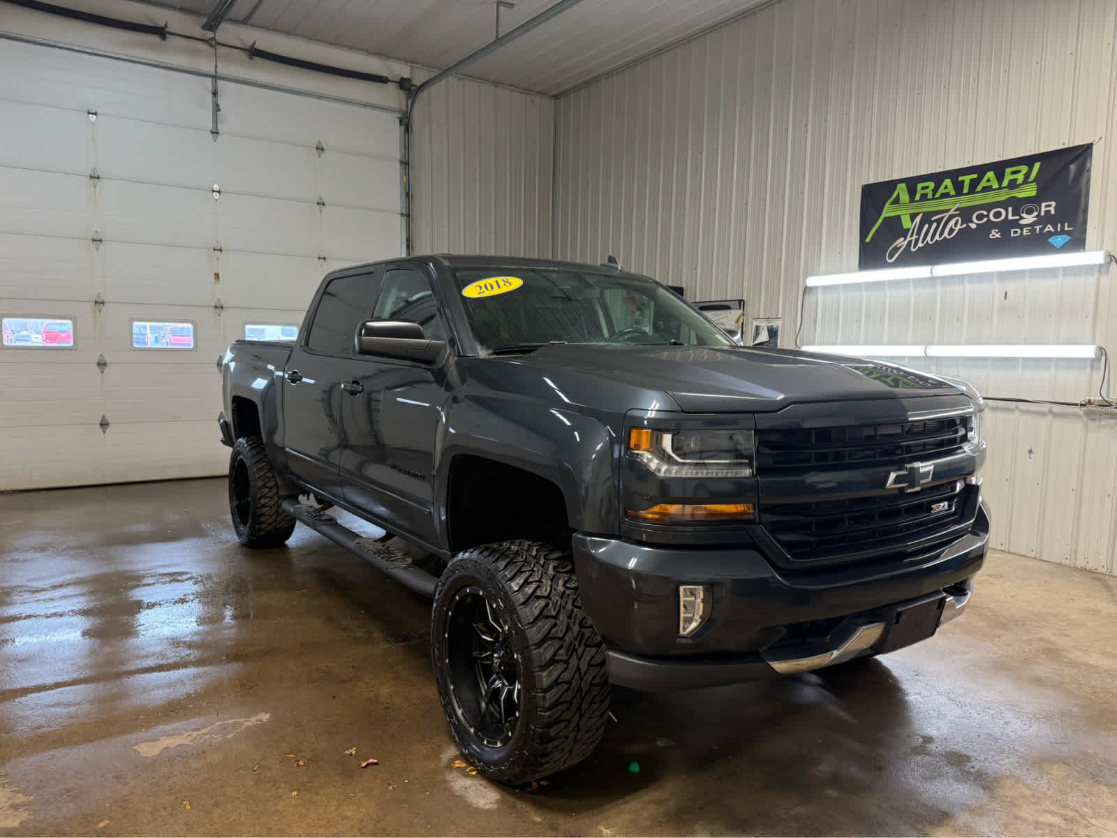 2018 Chevrolet Silverado 1500 LT - Graphite Metallic exterior view 2
