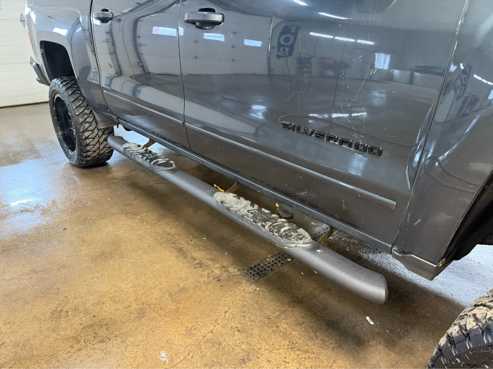 2018 Chevrolet Silverado 1500 LT - Graphite Metallic exterior view 5