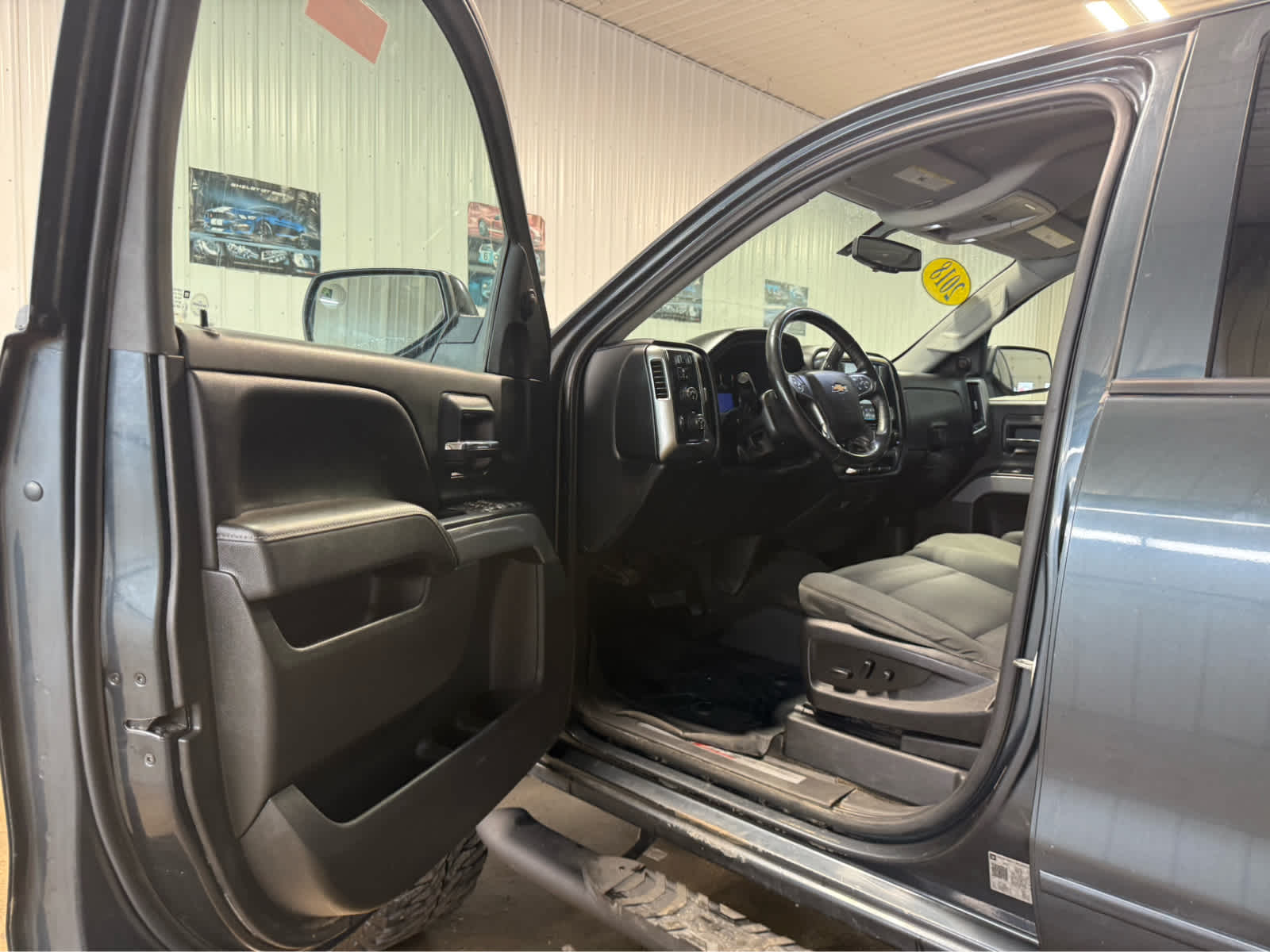 2018 Chevrolet Silverado 1500 LT - Graphite Metallic exterior view 9