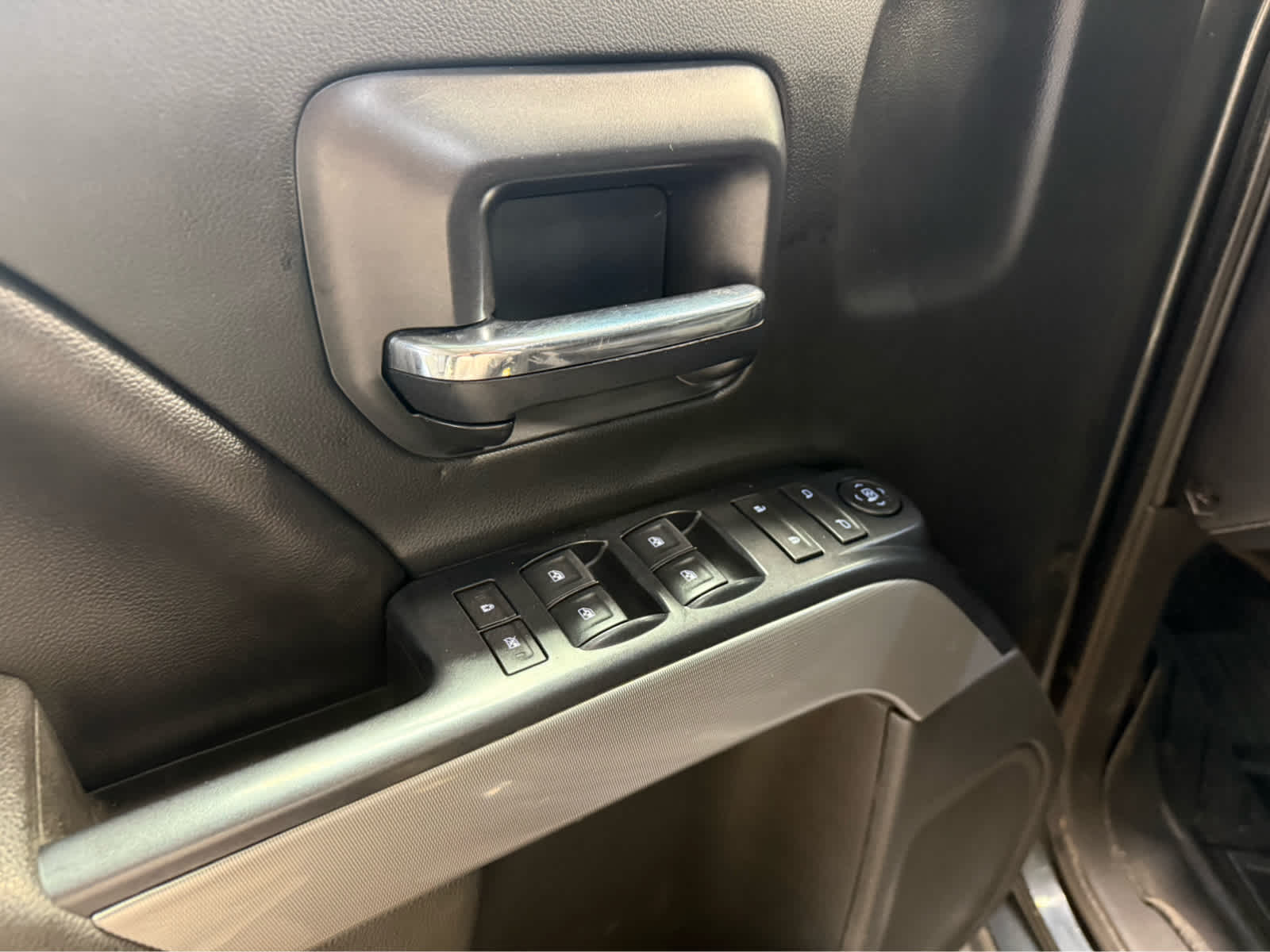 2018 Chevrolet Silverado 1500 LT - Graphite Metallic exterior view 10