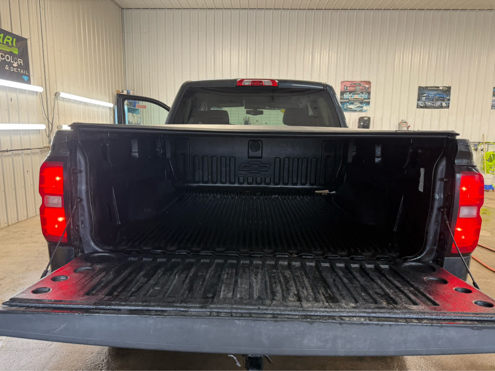 2018 Chevrolet Silverado 1500 LT - Graphite Metallic exterior view 19