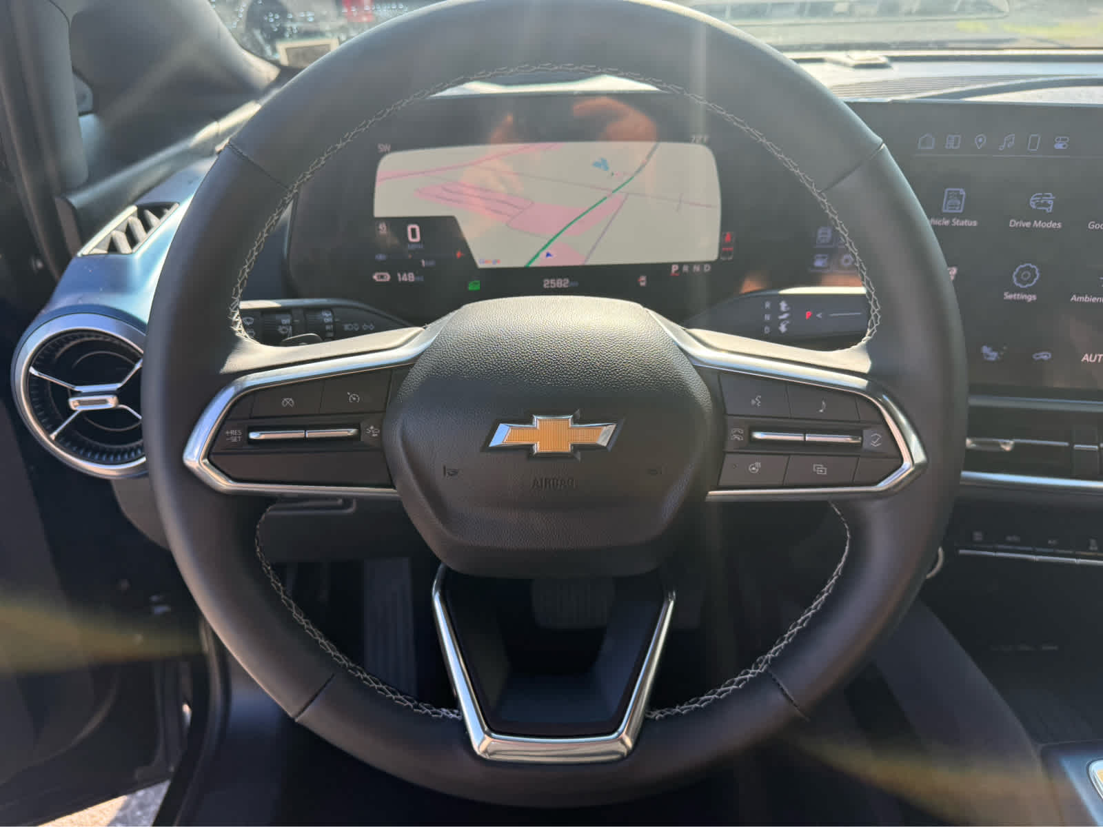 2025 Chevrolet Equinox EV LT - Black exterior view 10