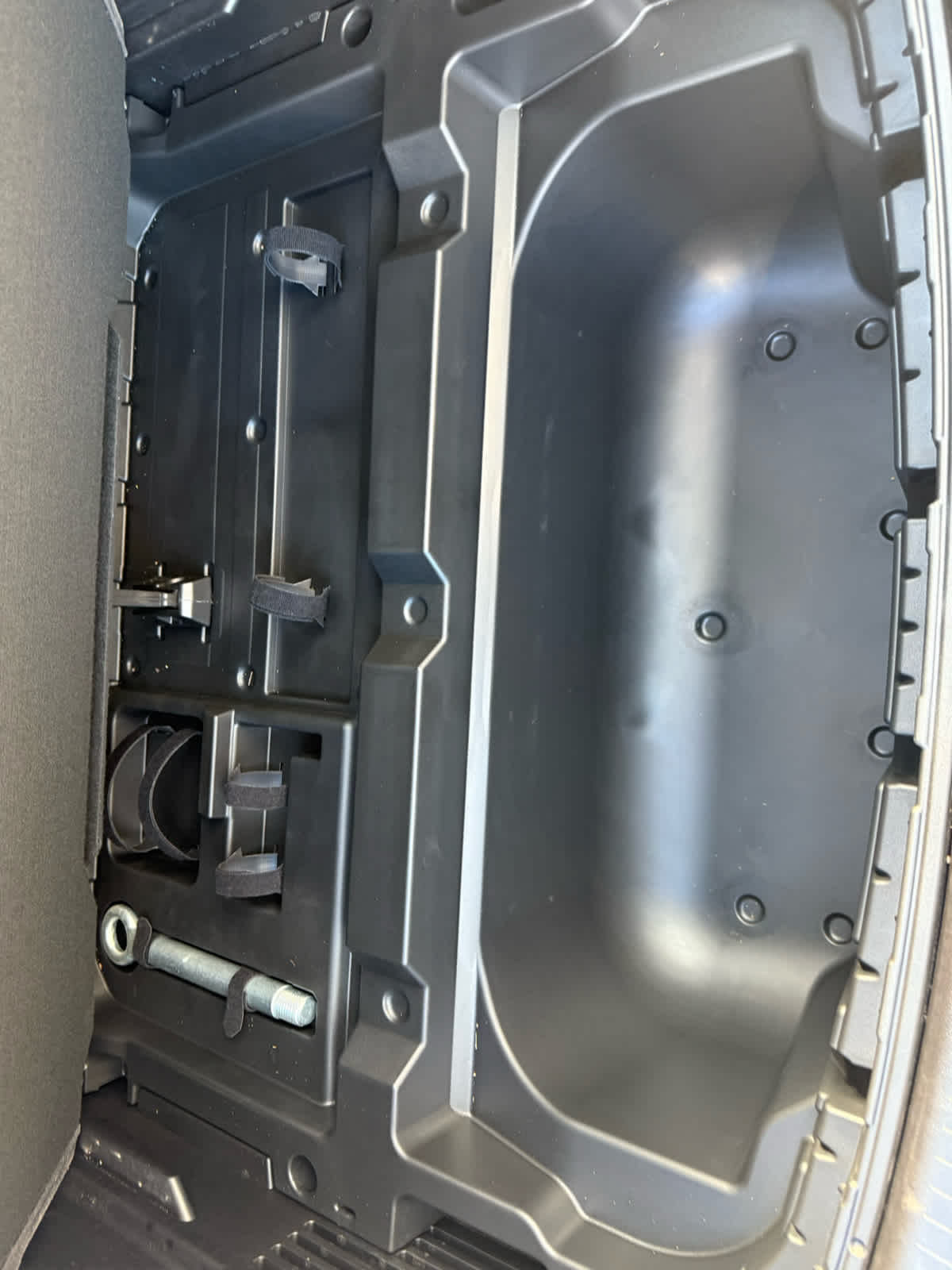 2025 Chevrolet Equinox EV LT - Black exterior view 18