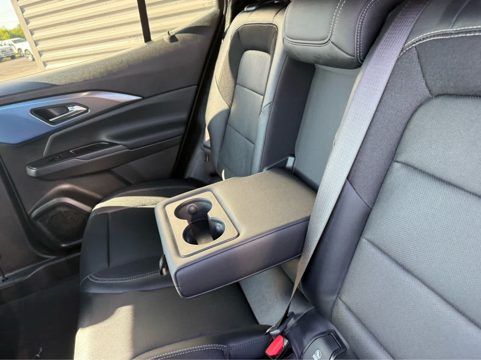 2025 Chevrolet Equinox EV LT - Black exterior view 16