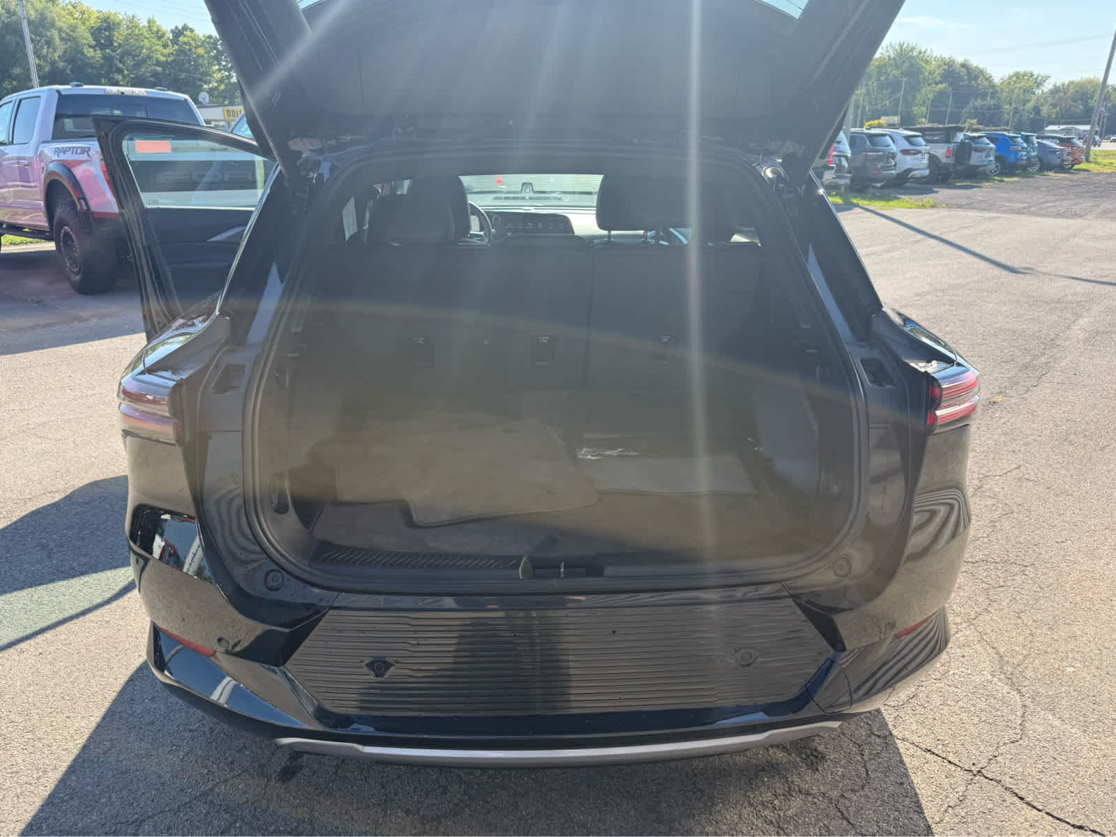 2025 Chevrolet Equinox EV LT - Black exterior view 17