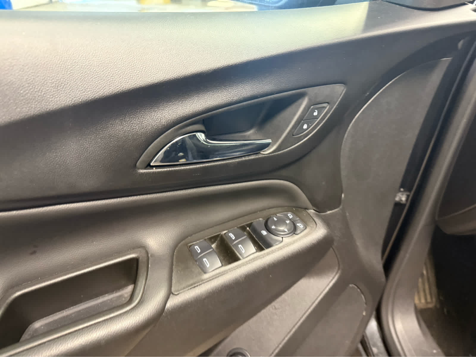 2024 Chevrolet Equinox LT - Sterling Gray Metallic exterior view 7