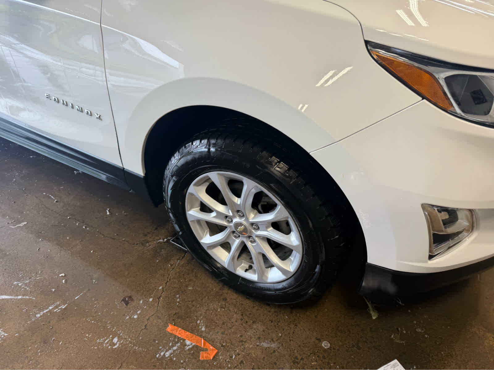2019 Chevrolet Equinox LS - Summit White exterior view 4