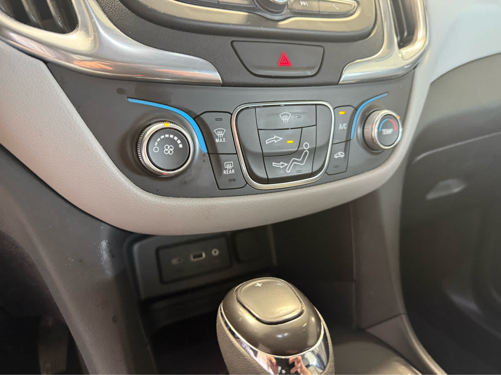 2019 Chevrolet Equinox LS - Summit White exterior view 13