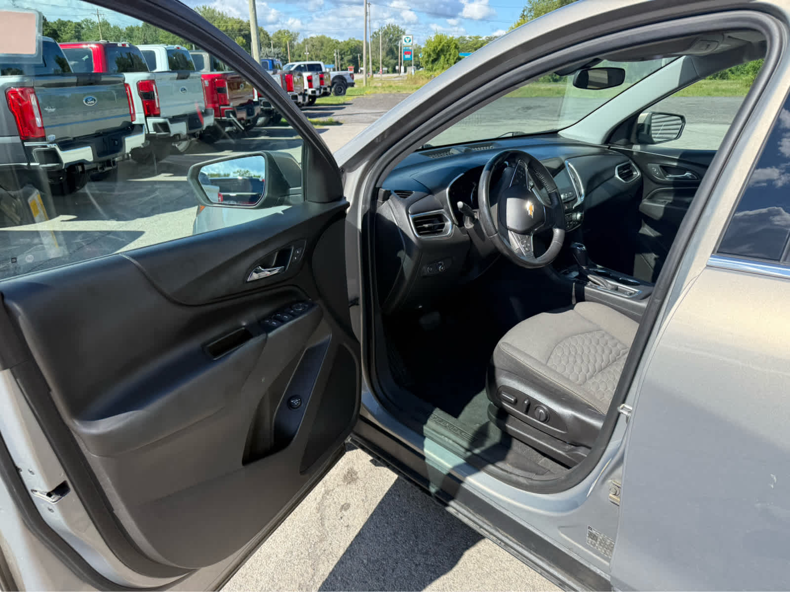 2019 Chevrolet Equinox LT - Pepperdust Metallic exterior view 6