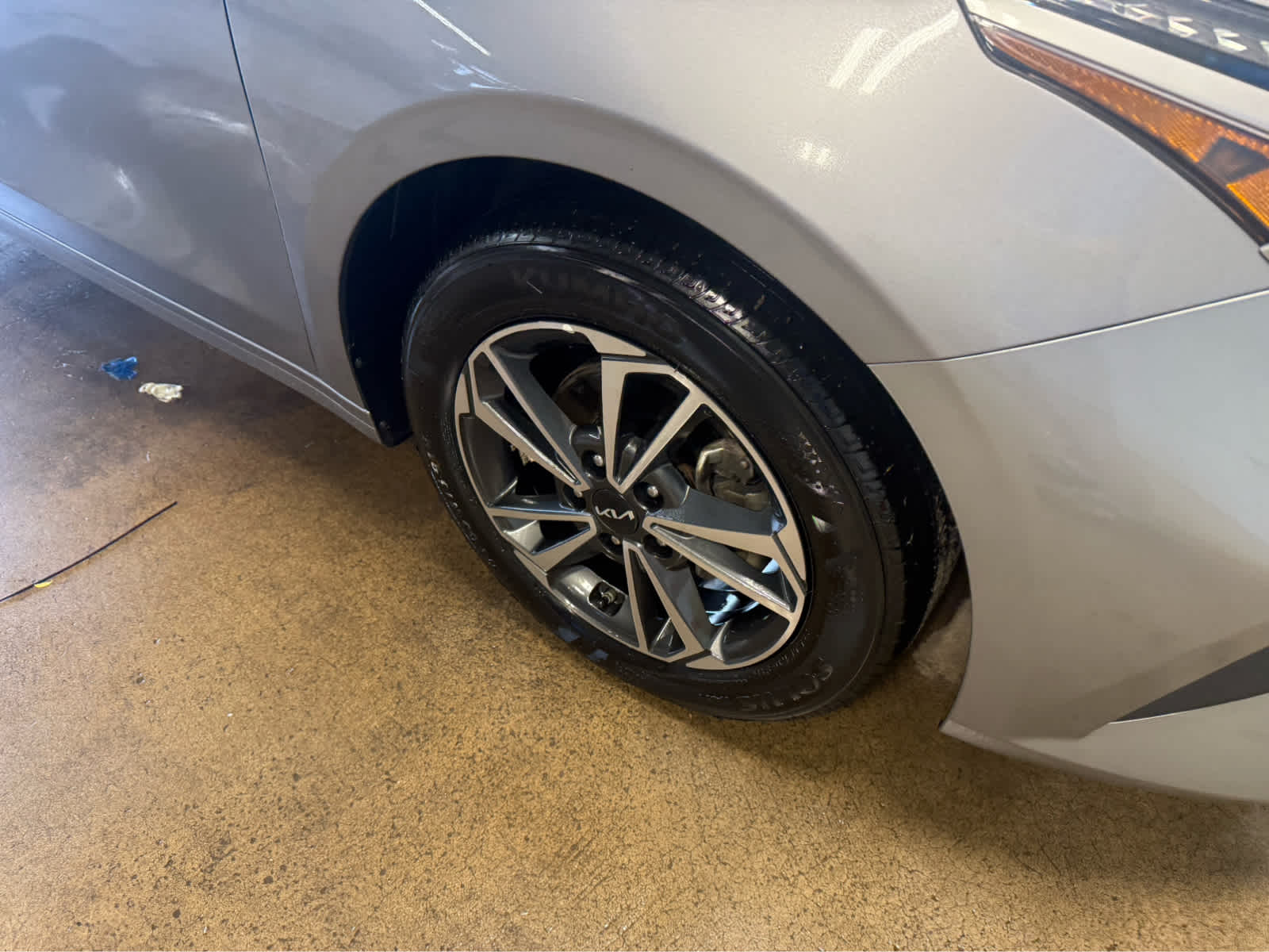 2024 Kia Forte LXS - Steel Gray exterior view 4