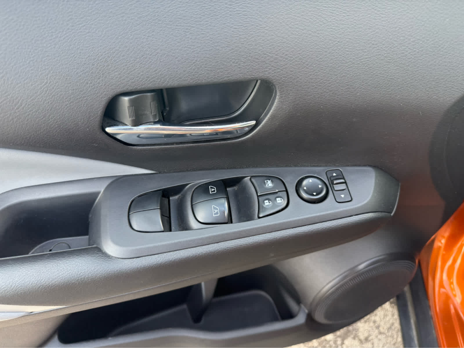 2024 Nissan Kicks SR - Monarch Orange Metallic/Super Black exterior view 7