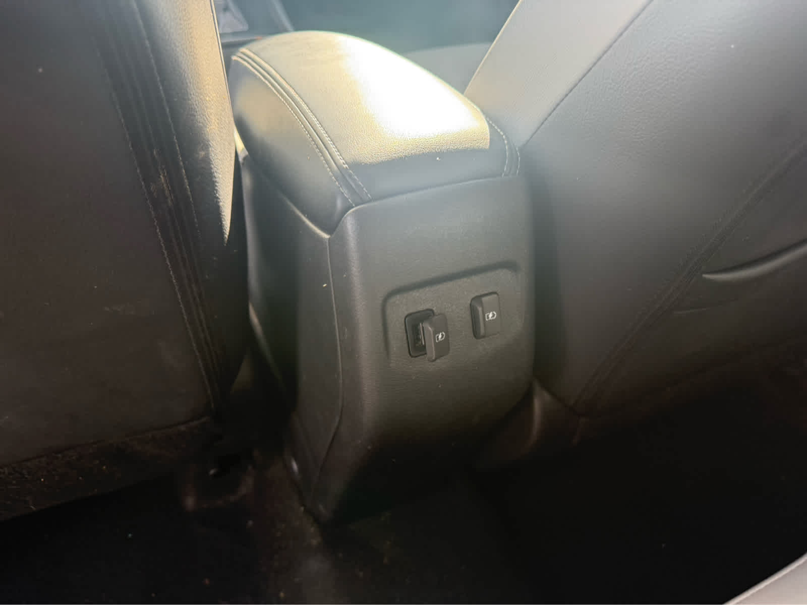 2024 Nissan Kicks SR - Monarch Orange Metallic/Super Black exterior view 13