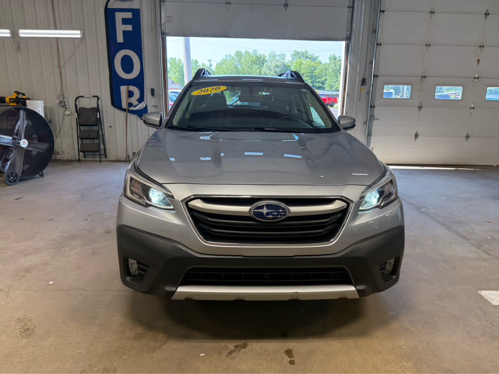 2020 Subaru Outback Limited - Ice Silver Metallic exterior view 3