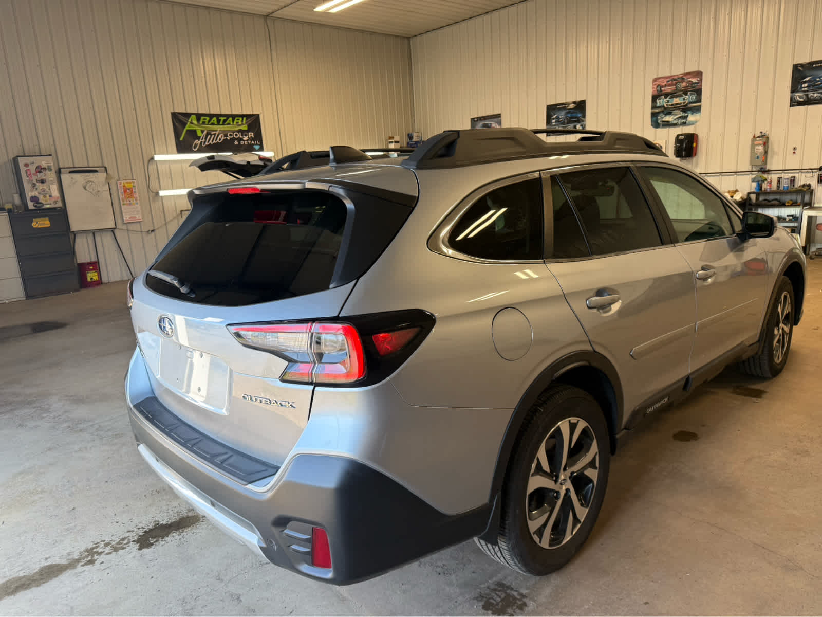 2020 Subaru Outback Limited - Ice Silver Metallic exterior view 5