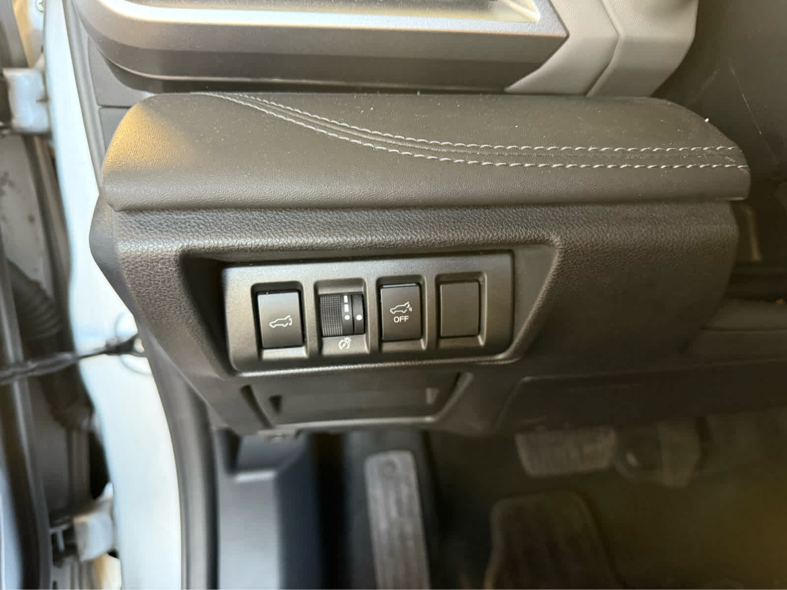 2020 Subaru Outback Limited - Ice Silver Metallic exterior view 11