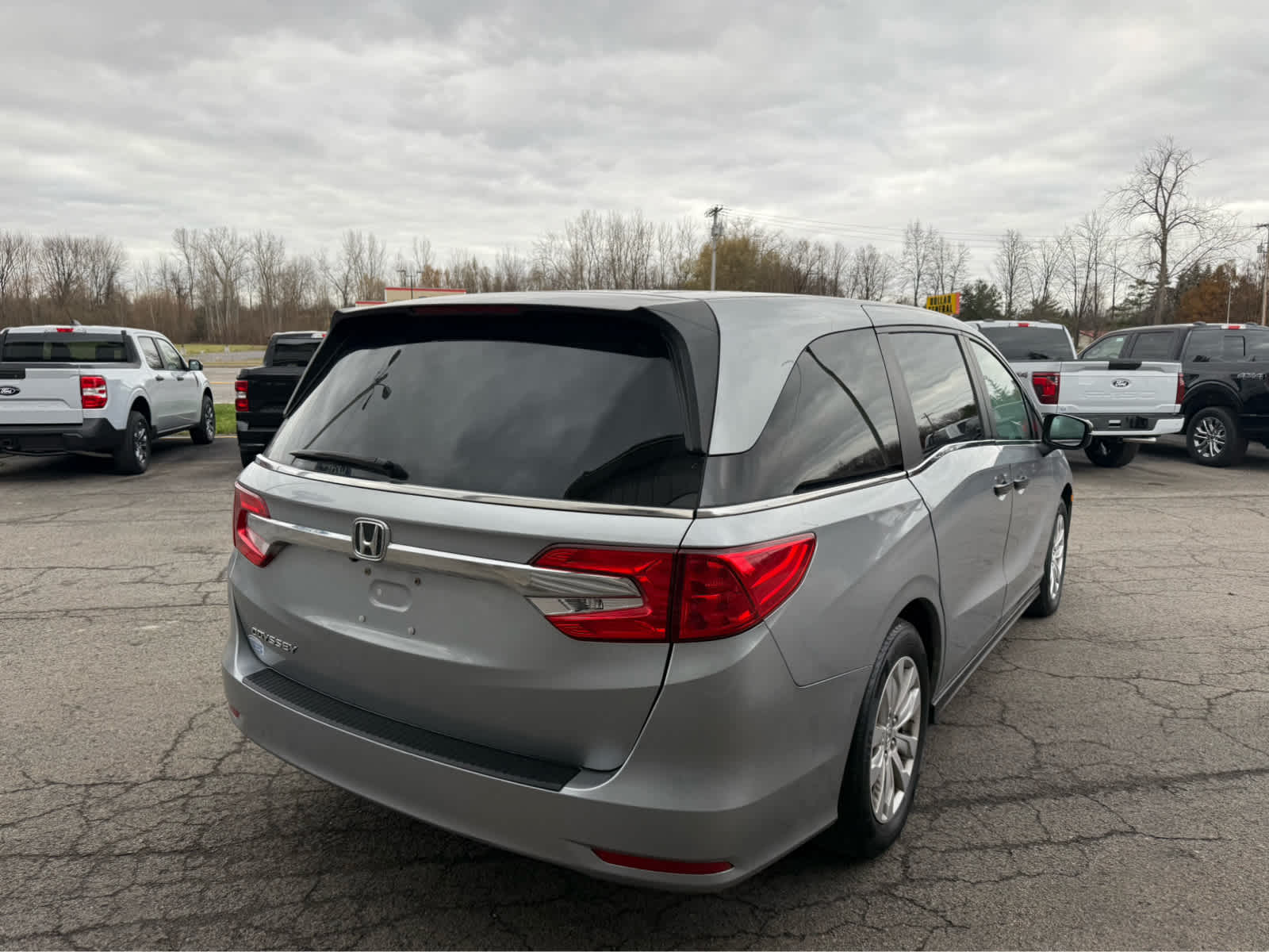 2019 Honda Odyssey LX - Lunar Silver Metallic exterior view 5