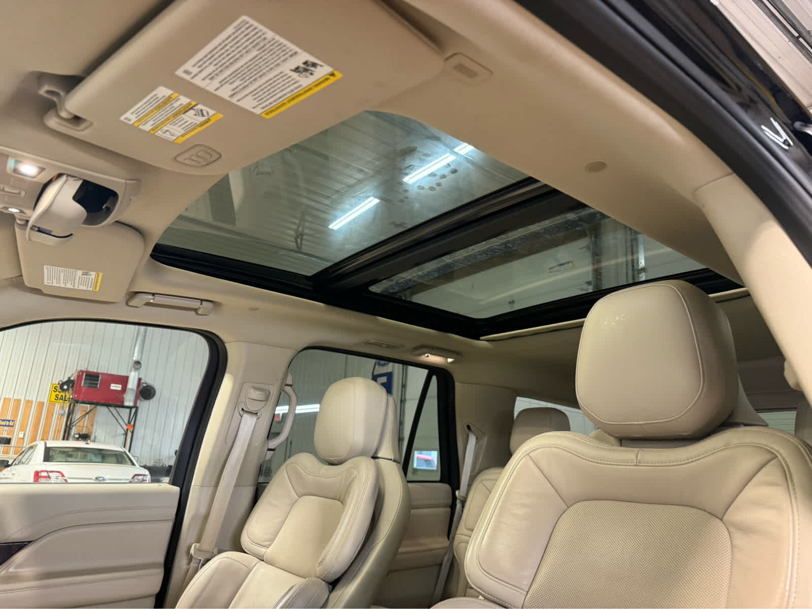 2020 Lincoln Navigator Reserve - Infinite Black exterior view 15