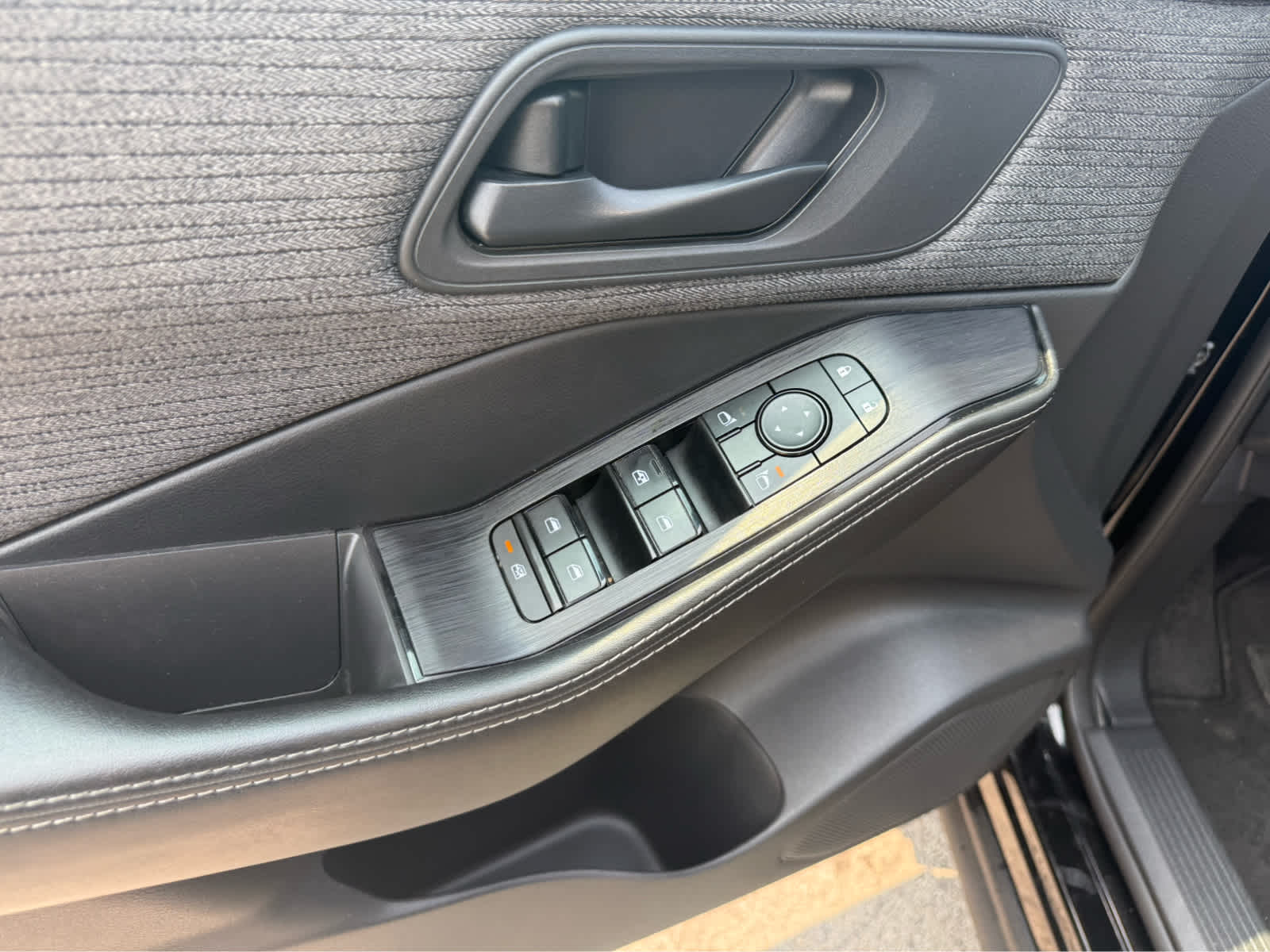 2021 Nissan Rogue S - Super Black exterior view 7