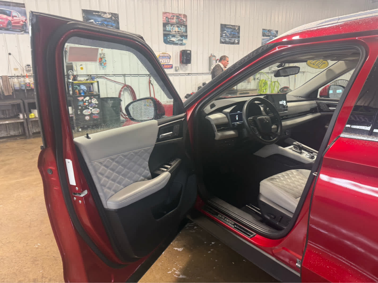 2023 Mitsubishi Outlander PHEV SEL - Red Diamond exterior view 6