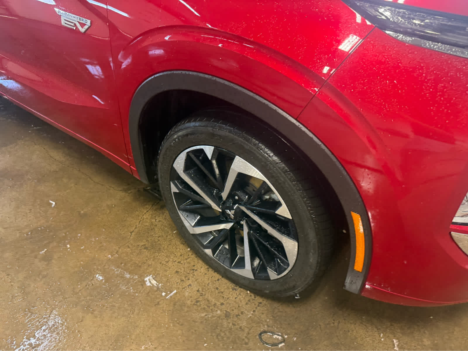 2023 Mitsubishi Outlander PHEV SEL - Red Diamond exterior view 4