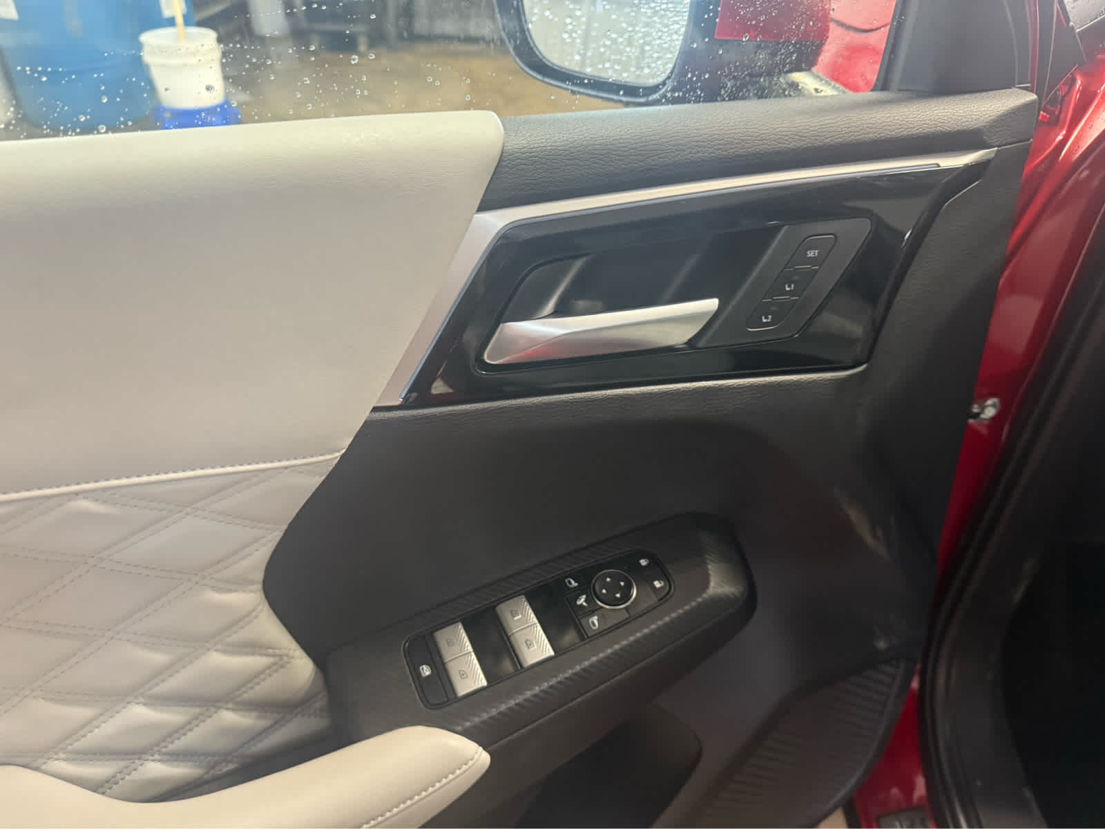 2023 Mitsubishi Outlander PHEV SEL - Red Diamond exterior view 7