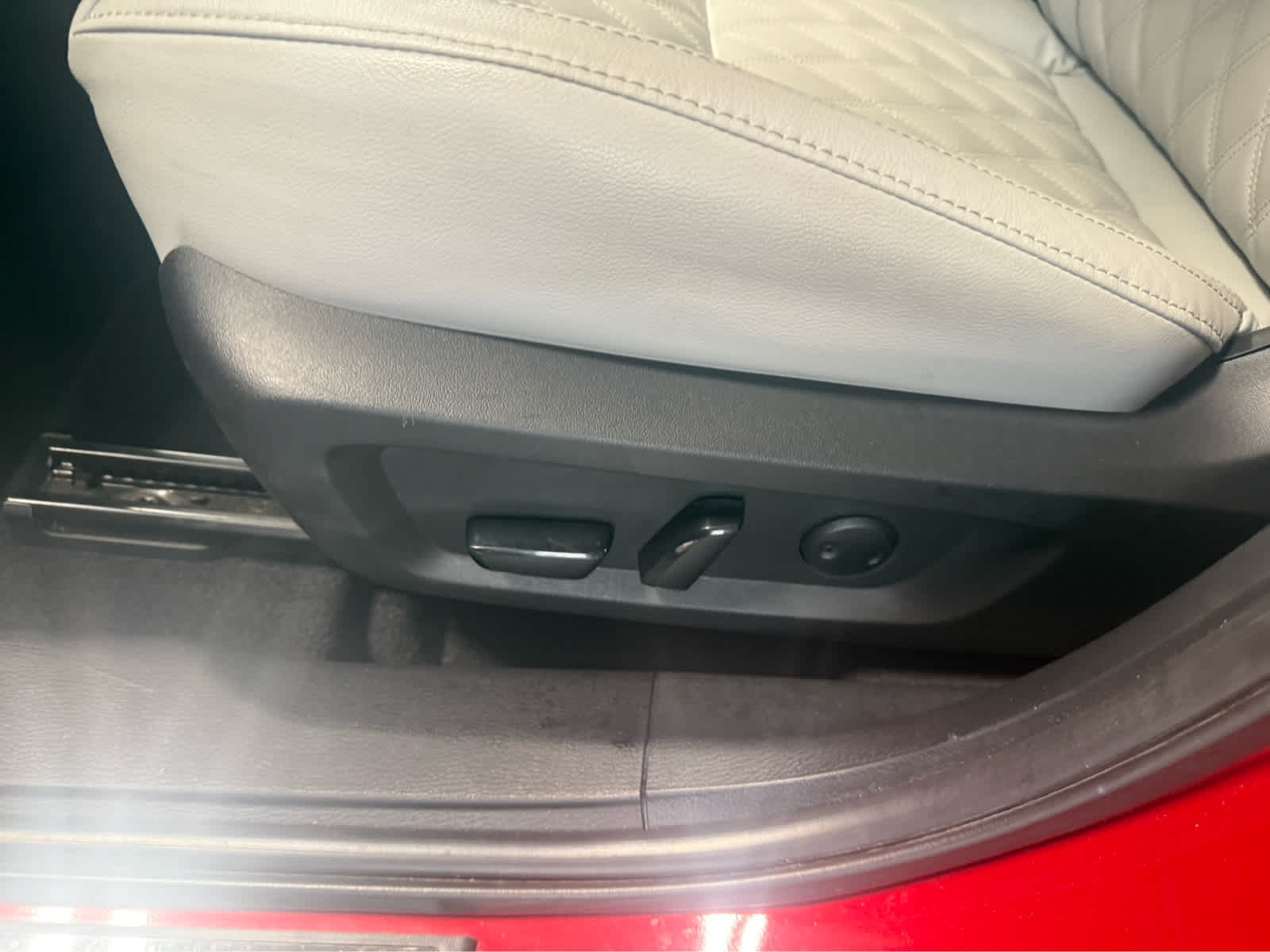 2023 Mitsubishi Outlander PHEV SEL - Red Diamond exterior view 8