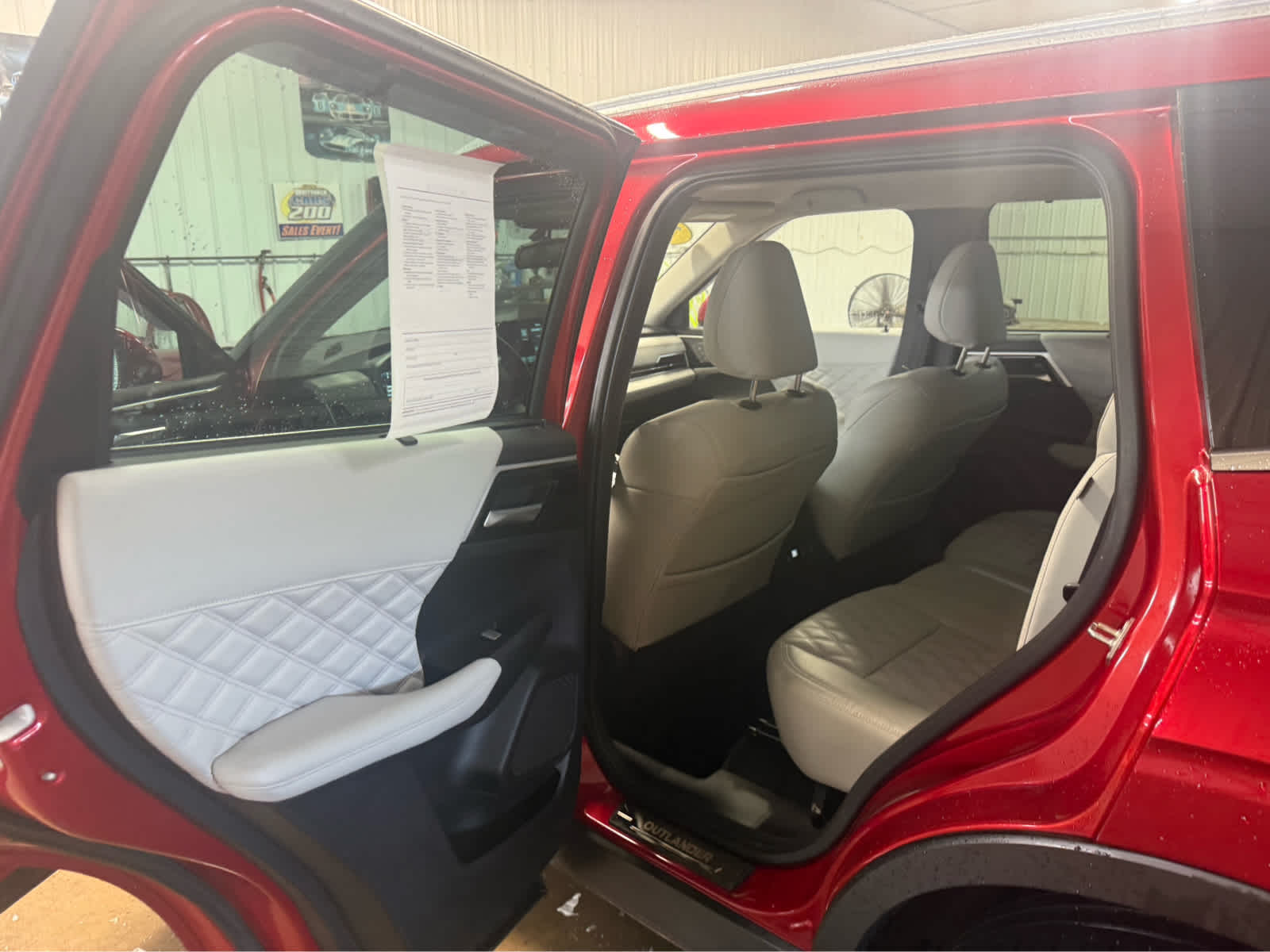 2023 Mitsubishi Outlander PHEV SEL - Red Diamond exterior view 17