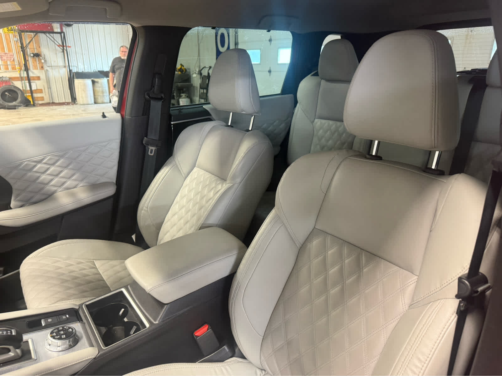 2023 Mitsubishi Outlander PHEV SEL - Red Diamond exterior view 16