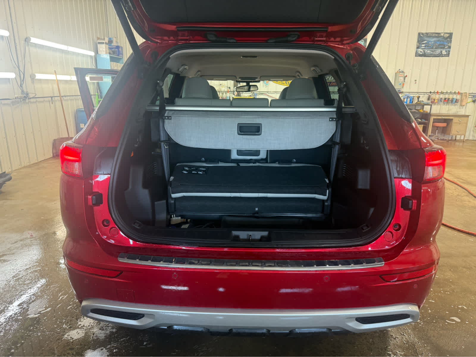 2023 Mitsubishi Outlander PHEV SEL - Red Diamond exterior view 19
