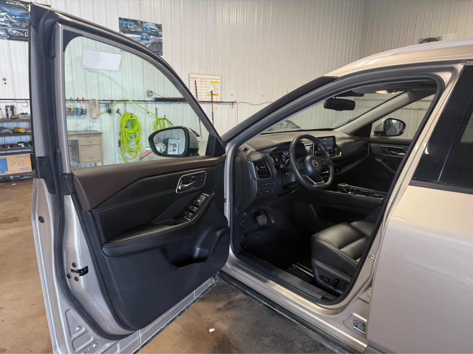 2021 Nissan Rogue SL - Champagne Silver Metallic exterior view 6