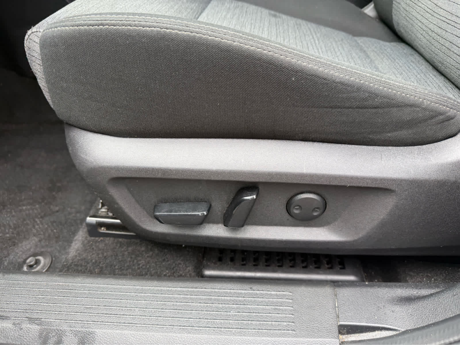 2023 Nissan Rogue SV - Gun Metallic exterior view 8