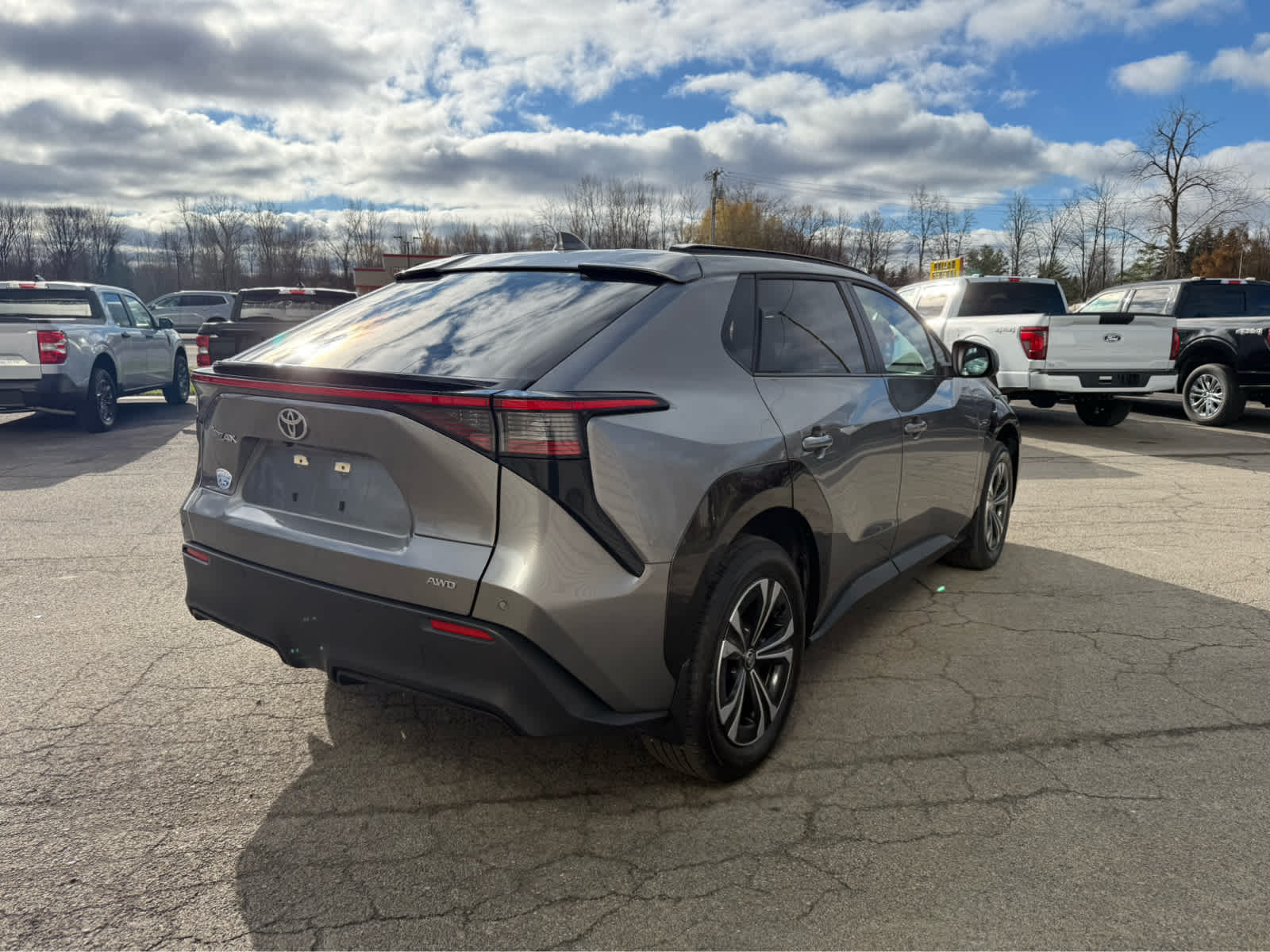 2023 Toyota bZ4X XLE - Heavy Metal exterior view 5