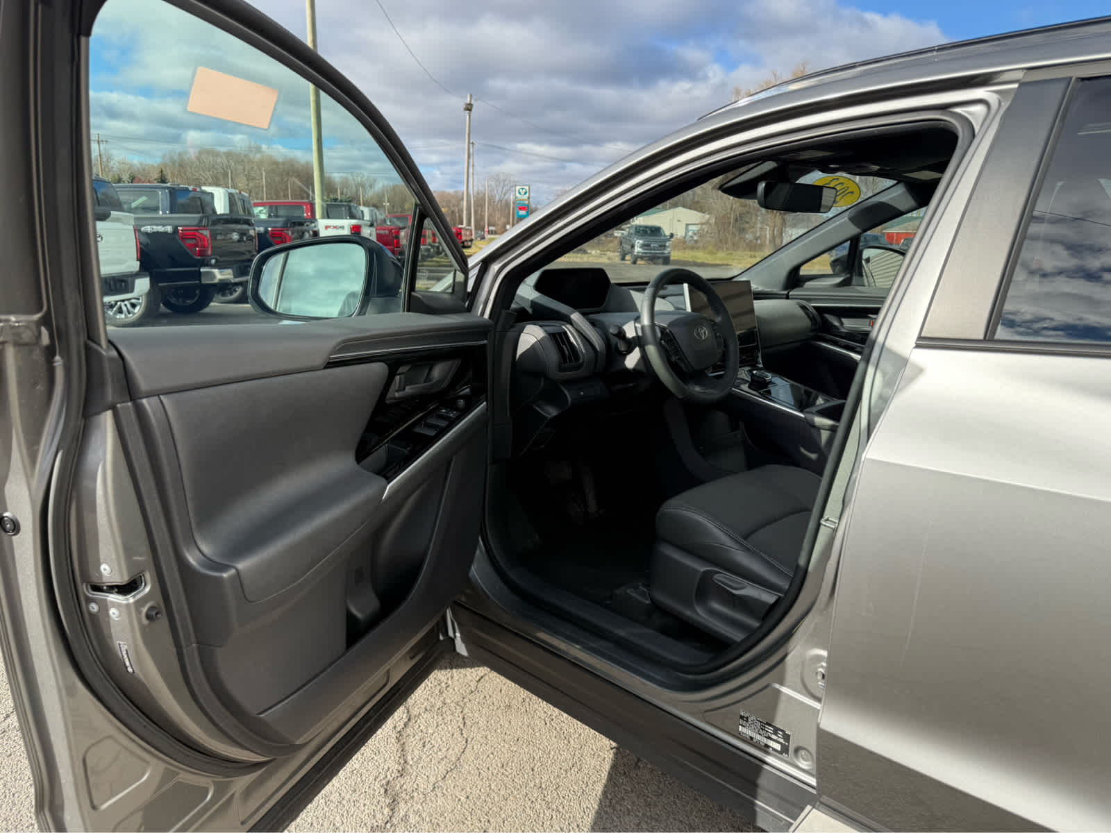 2023 Toyota bZ4X XLE - Heavy Metal exterior view 6