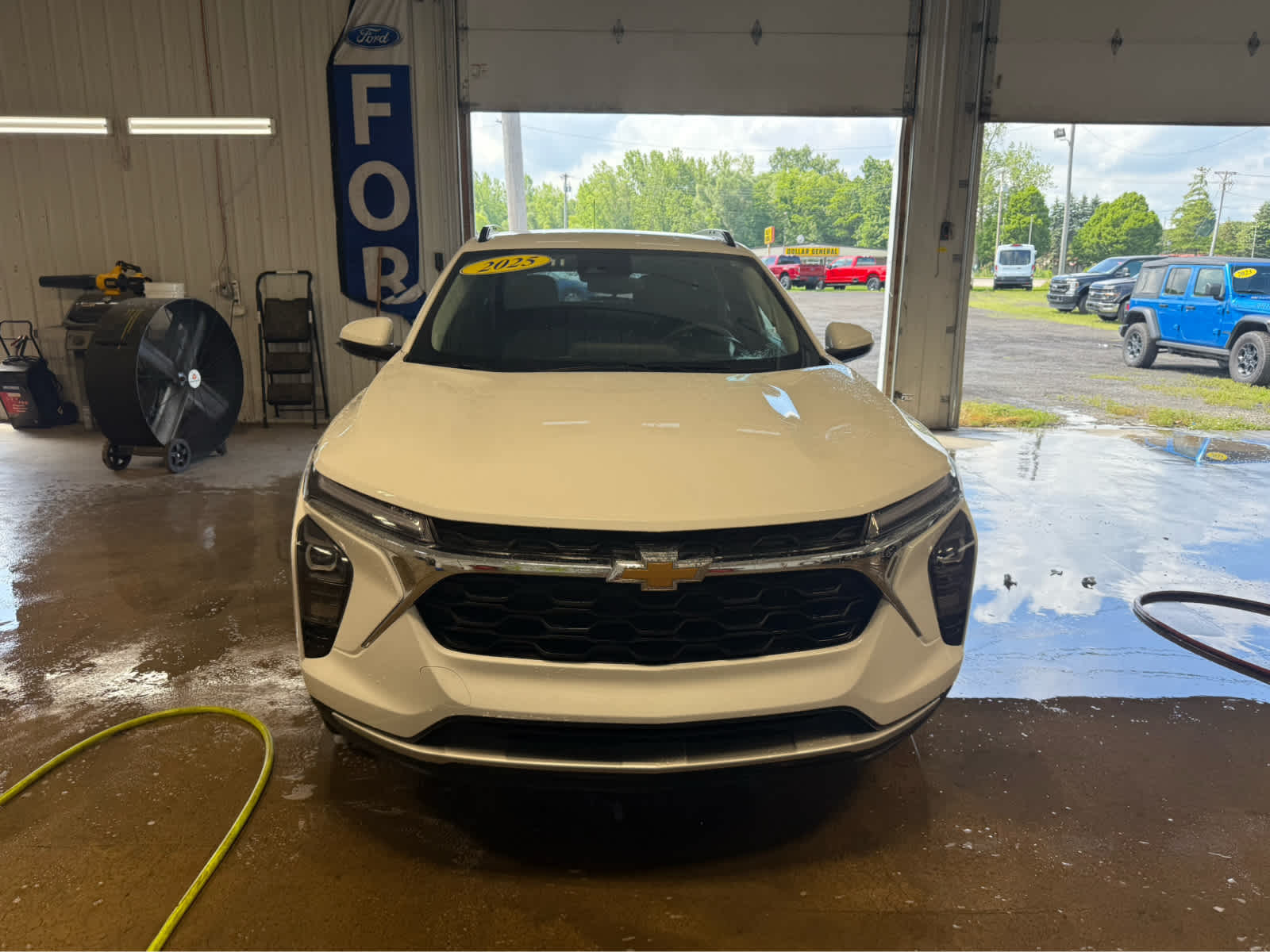 2025 Chevrolet Trax LT - Summit White exterior view 3