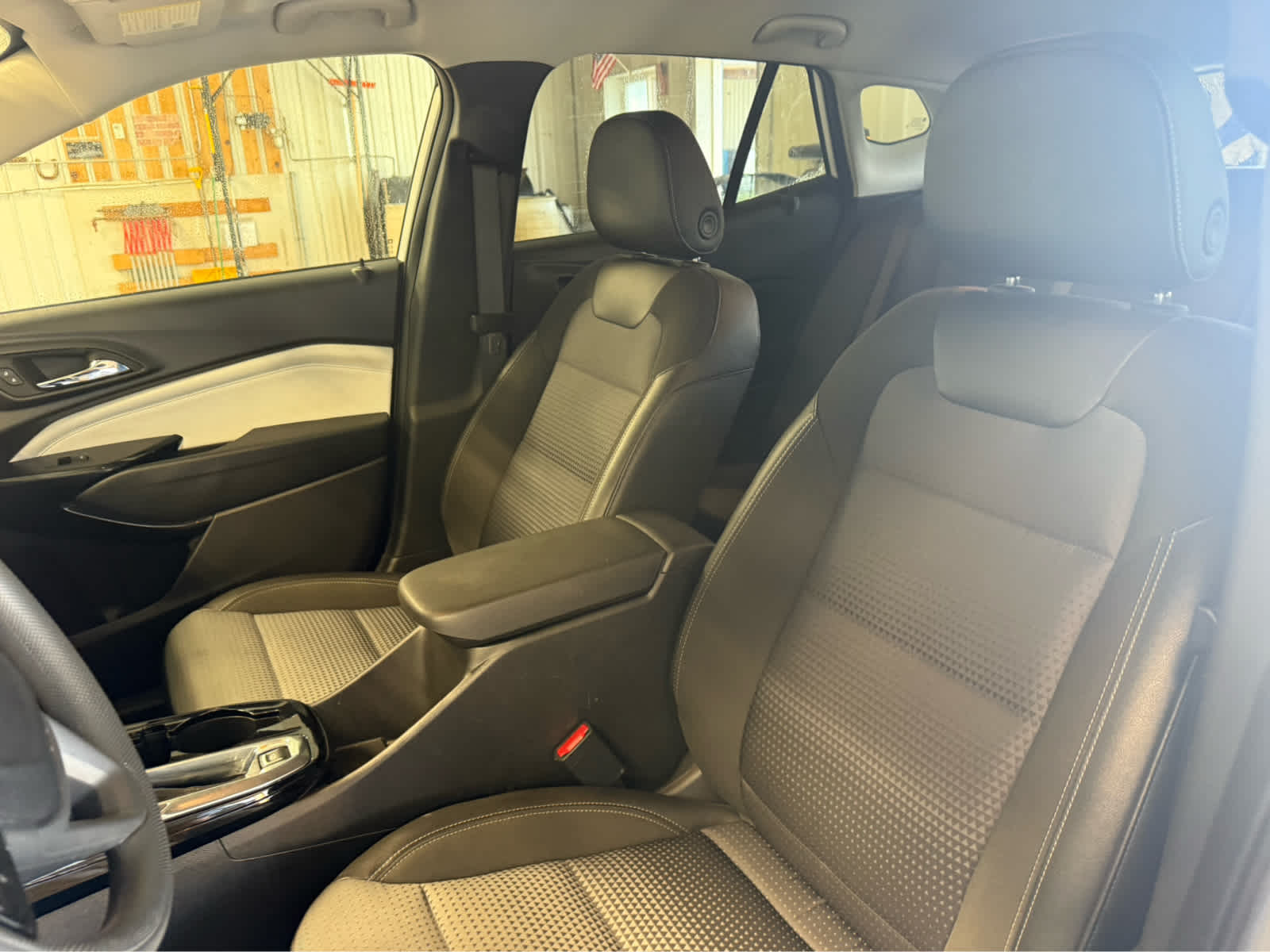 2025 Chevrolet Trax LT - Summit White exterior view 14
