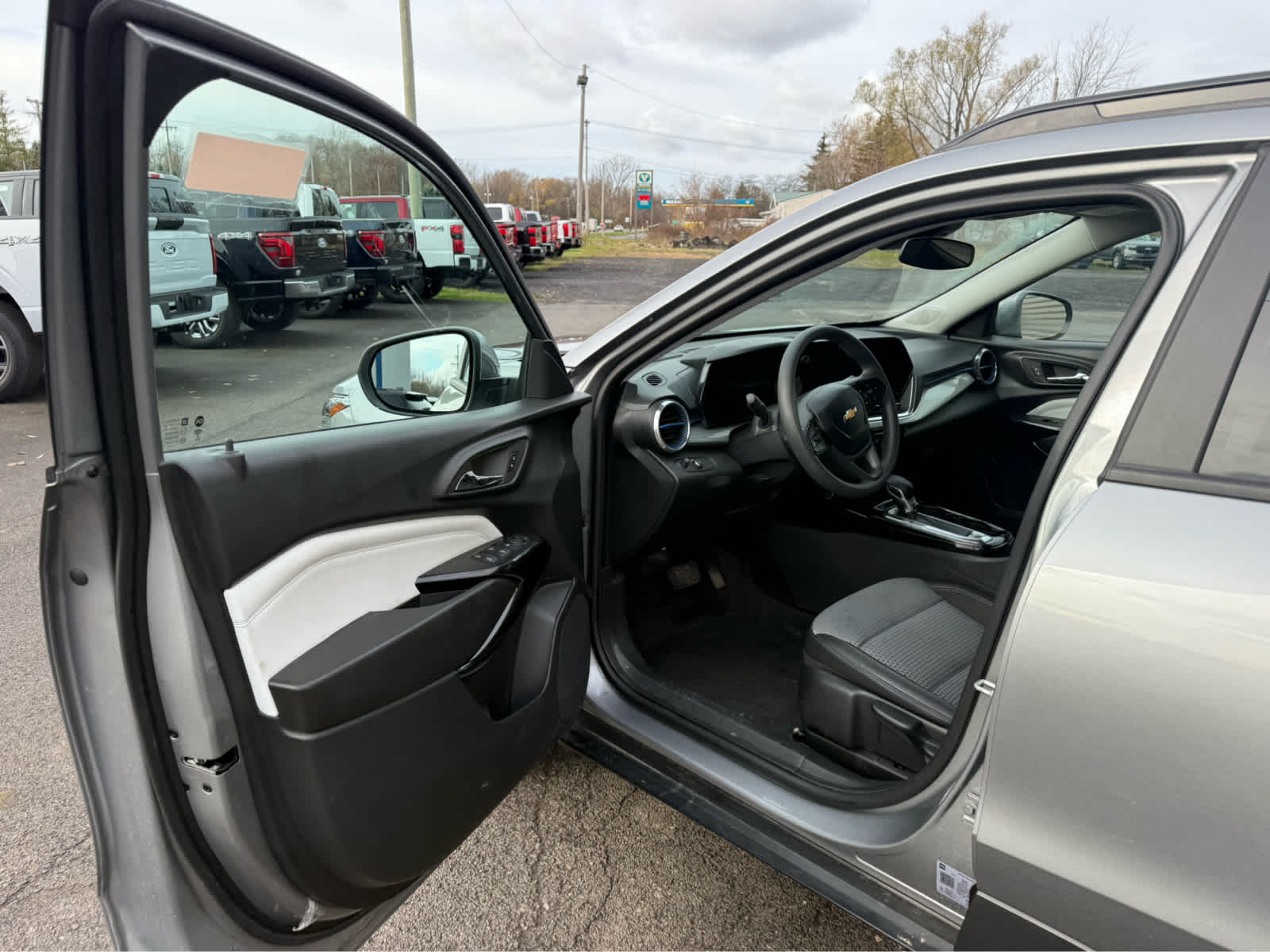 2025 Chevrolet Trax LT - Sterling Gray Metallic exterior view 6