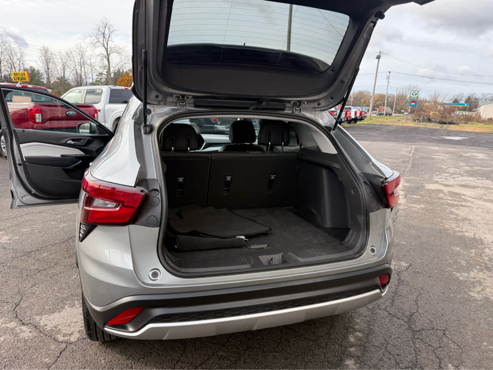 2025 Chevrolet Trax LT - Sterling Gray Metallic exterior view 16