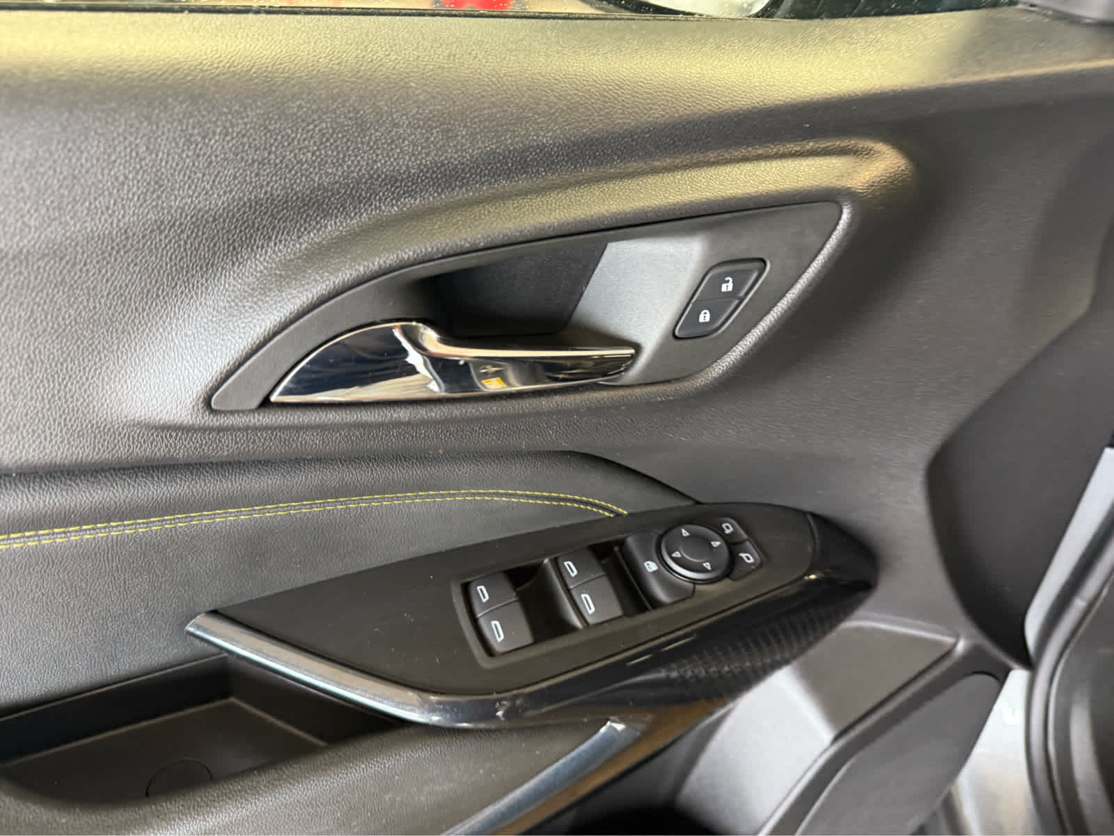2025 Chevrolet Trax LT - Sterling Gray Metallic exterior view 7