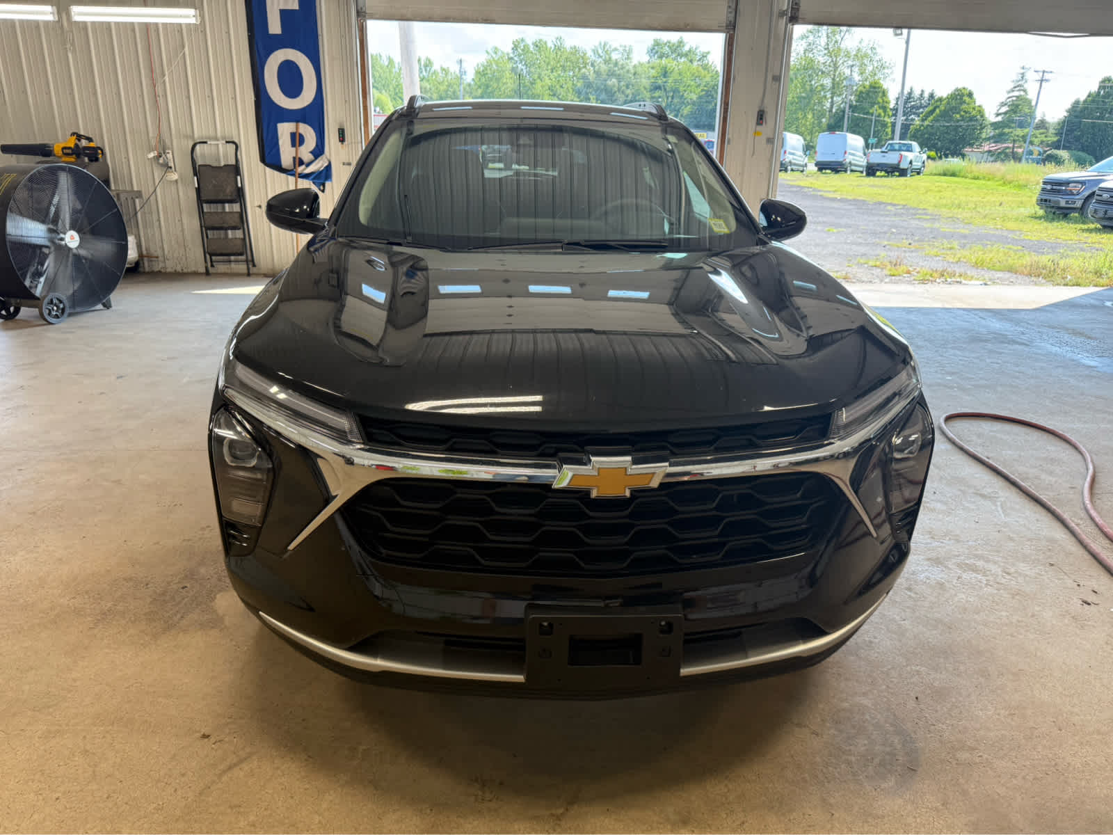 2025 Chevrolet Trax LT - Mosaic Black Metallic exterior view 3