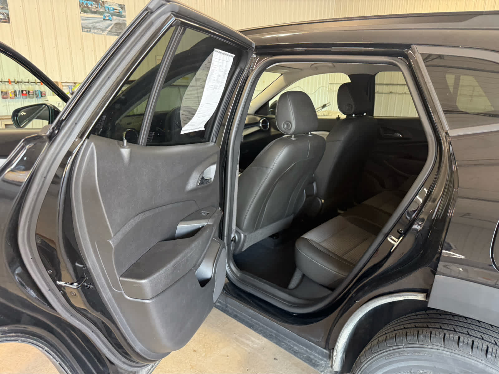 2025 Chevrolet Trax LT - Mosaic Black Metallic exterior view 15