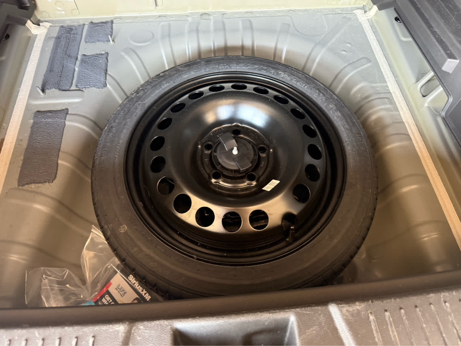 2025 Chevrolet Trax LT - Mosaic Black Metallic exterior view 18