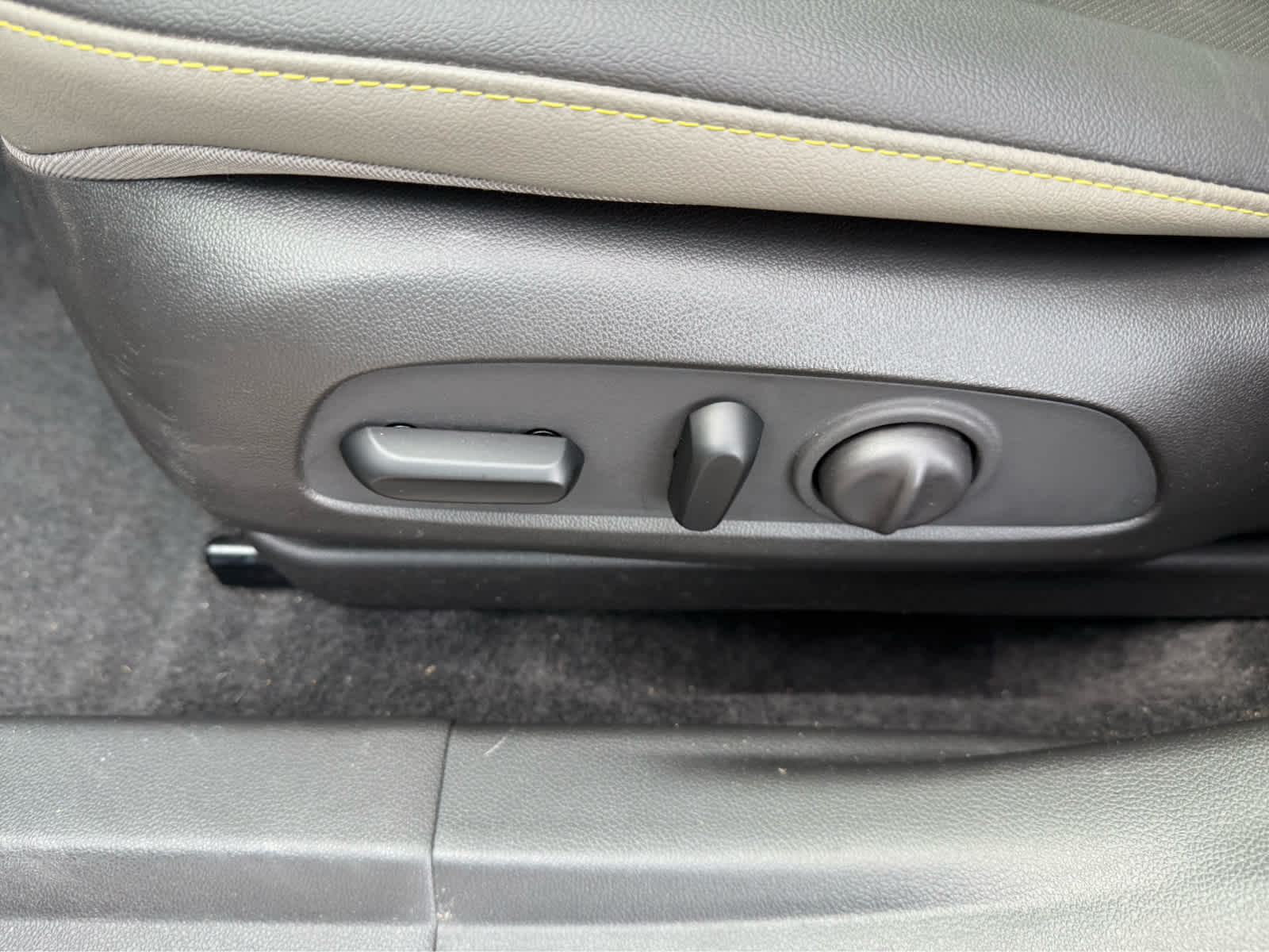 2024 Chevrolet Trax ACTIV - Summit White exterior view 8