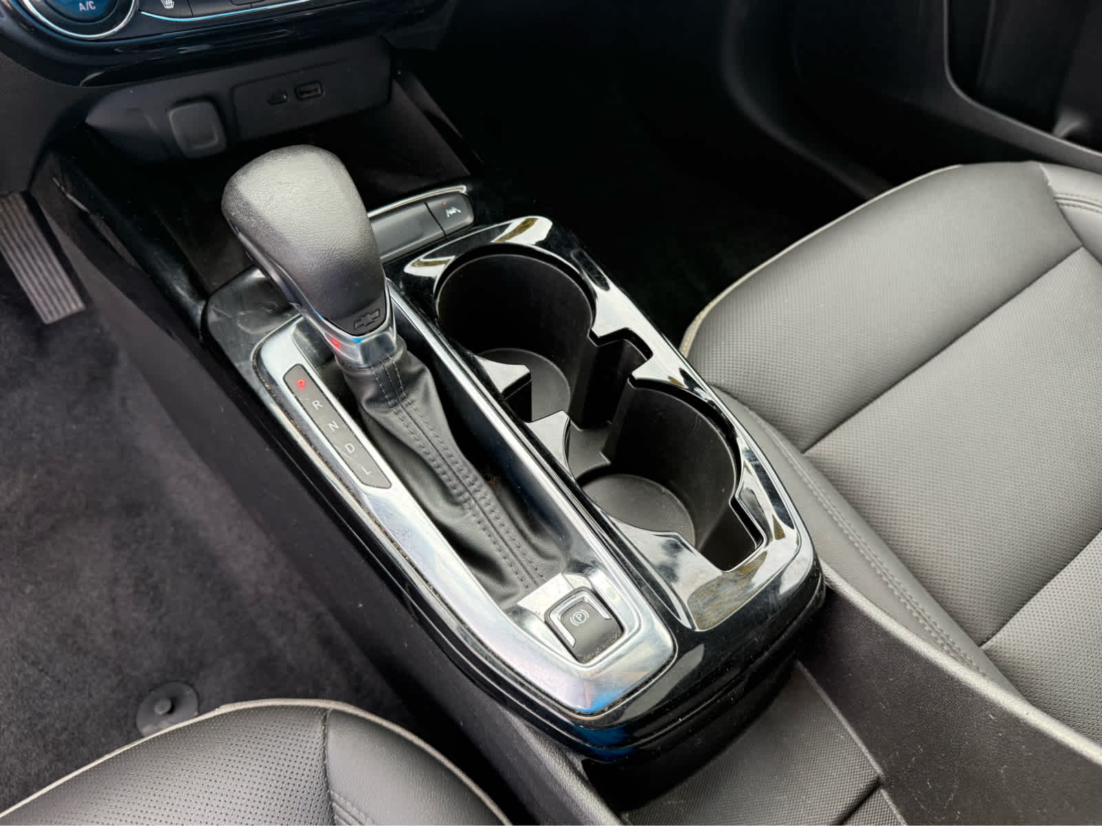 2024 Chevrolet Trax ACTIV - Summit White exterior view 15