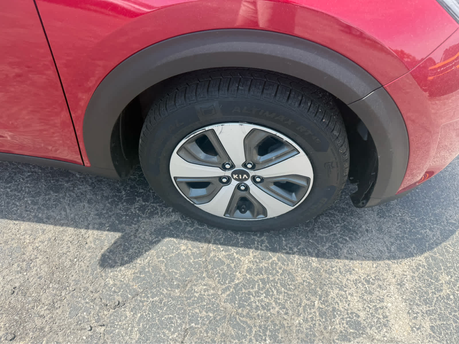 2018 Kia Niro LX - Crimson Red exterior view 4