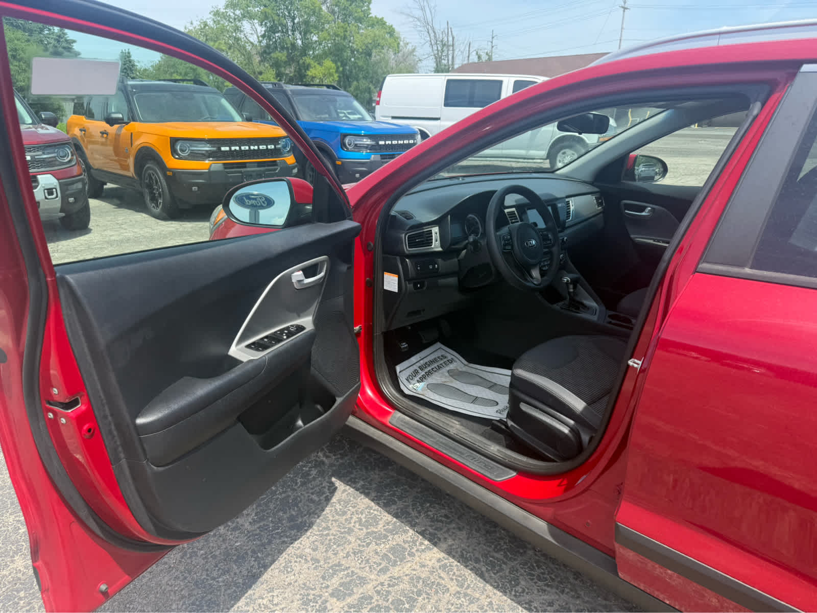 2018 Kia Niro LX - Crimson Red exterior view 6