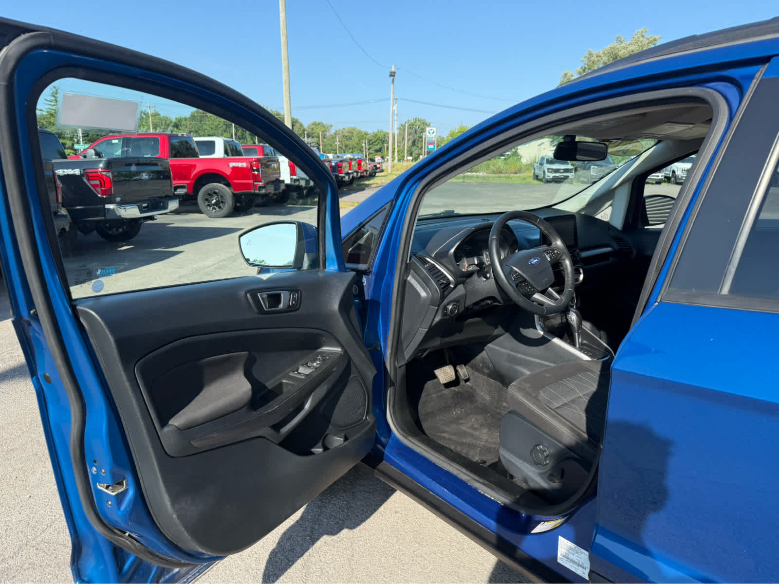 2019 Ford EcoSport SE - Lightning Blue Metallic exterior view 6