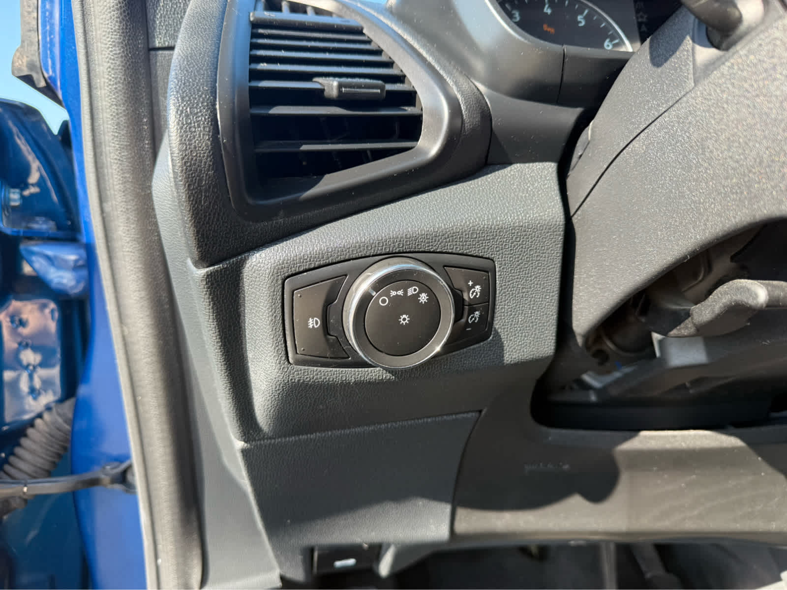 2019 Ford EcoSport SE - Lightning Blue Metallic exterior view 11