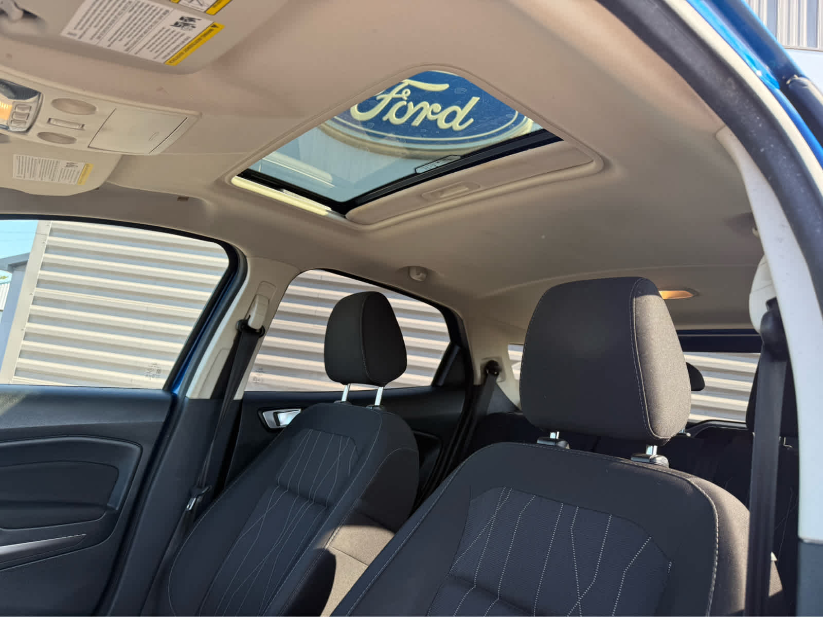 2019 Ford EcoSport SE - Lightning Blue Metallic exterior view 17